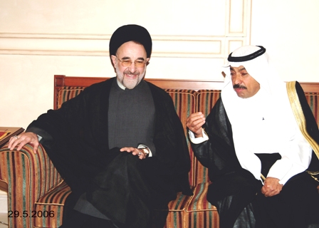 الدكتور محمد خاتمي رئيس الجمهورية الاسلامية الايرانية السابق في رحاب المكتبة