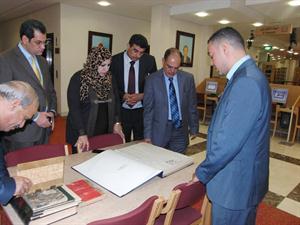 الوفد الإعلامي العراقي زار مكتبة البابطين